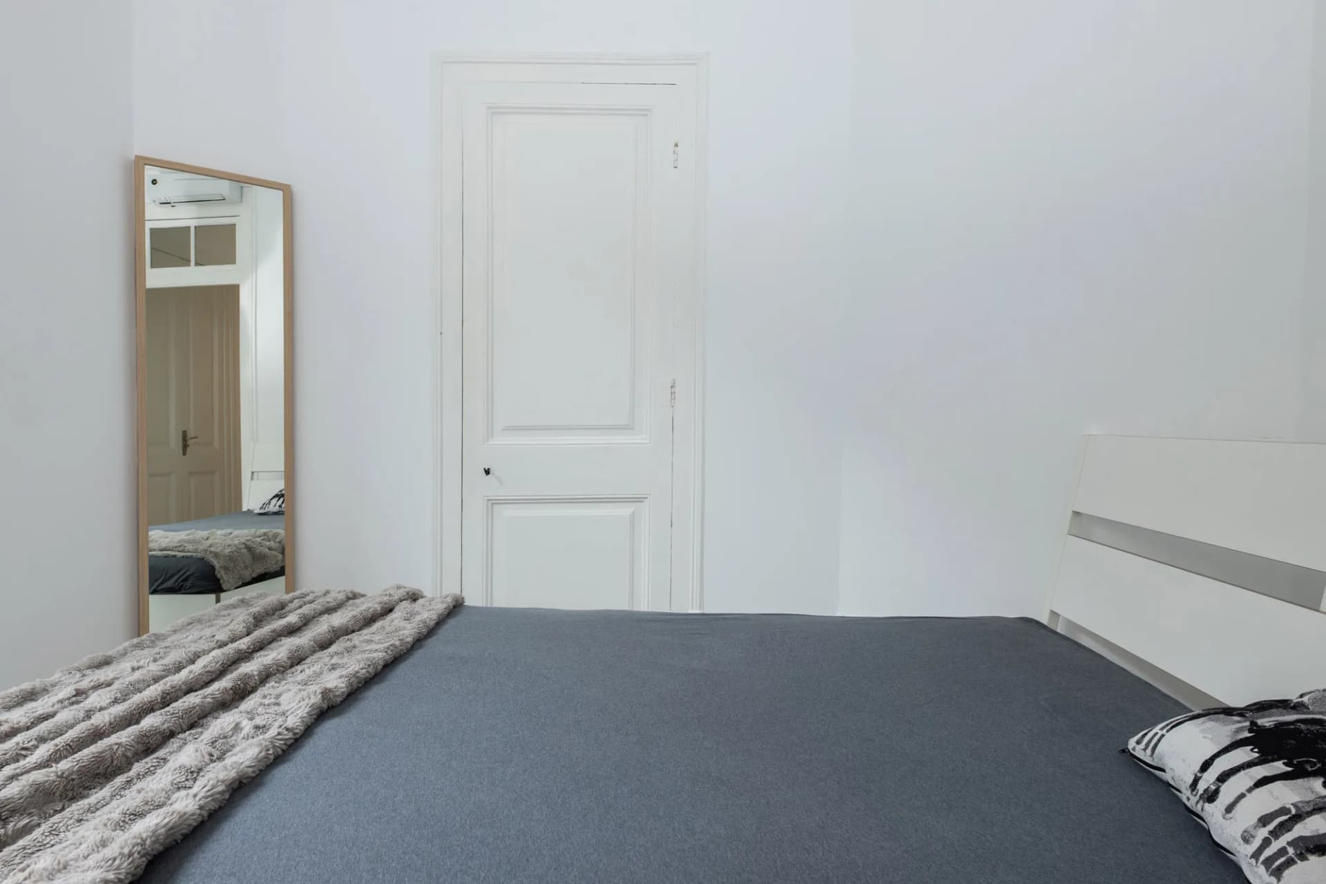 Private room in Barcelona photo 2
